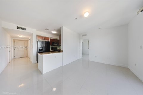 Condominio en alquiler en Miami, Florida, 1 dormitorio, 62.24 m2 № 2031725 - foto 4