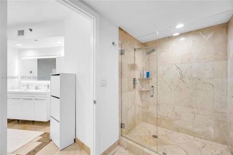 Condo in Sunny Isles Beach, Florida, 3 bedrooms  № 2273384 - photo 16
