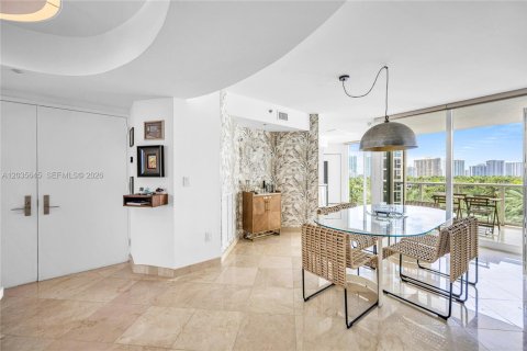 Condo in Sunny Isles Beach, Florida, 3 bedrooms  № 2273384 - photo 4