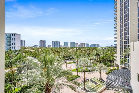 Condo in Sunny Isles Beach, Florida, 3 bedrooms  № 2273384 - photo 10