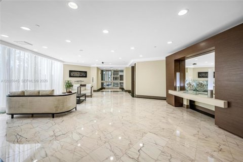 Condo in Sunny Isles Beach, Florida, 3 bedrooms  № 2273384 - photo 29