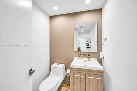 Condo in Sunny Isles Beach, Florida, 3 bedrooms  № 2273384 - photo 25