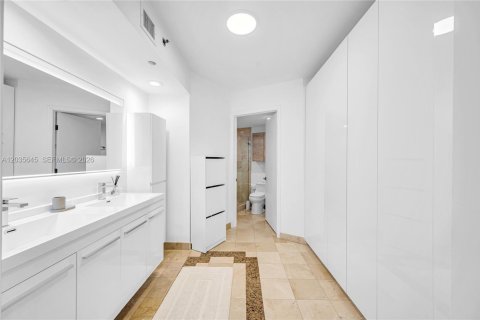 Condo in Sunny Isles Beach, Florida, 3 bedrooms  № 2273384 - photo 14