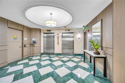 Condo in Sunny Isles Beach, Florida, 3 bedrooms  № 2273384 - photo 28