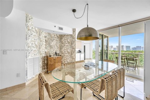 Condo in Sunny Isles Beach, Florida, 3 bedrooms  № 2273384 - photo 3