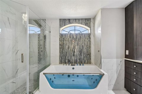 House in Deltona, Florida 3 bedrooms, 174.1 sq.m. № 2216207 - photo 13