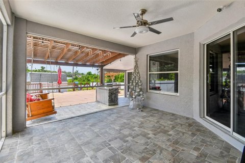 House in Deltona, Florida 3 bedrooms, 174.1 sq.m. № 2216207 - photo 20