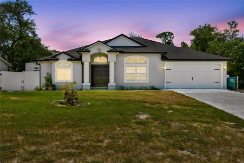 House in Deltona, Florida 3 bedrooms, 174.1 sq.m. № 2216207