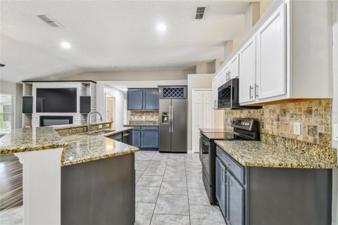 House in Deltona, Florida 3 bedrooms, 174.1 sq.m. № 2216207 - photo 8