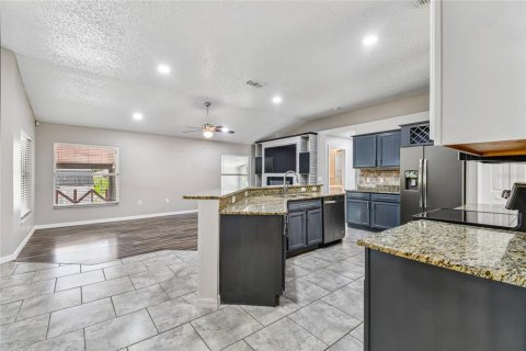 House in Deltona, Florida 3 bedrooms, 174.1 sq.m. № 2216207 - photo 5