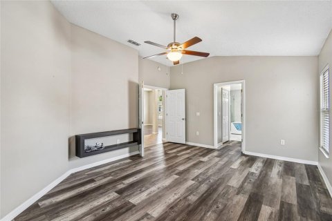 House in Deltona, Florida 3 bedrooms, 174.1 sq.m. № 2216207 - photo 12