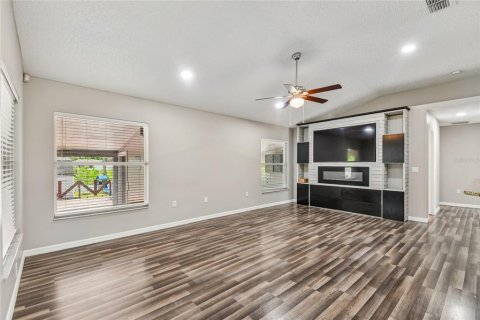 House in Deltona, Florida 3 bedrooms, 174.1 sq.m. № 2216207 - photo 3