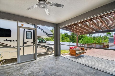 House in Deltona, Florida 3 bedrooms, 174.1 sq.m. № 2216207 - photo 19