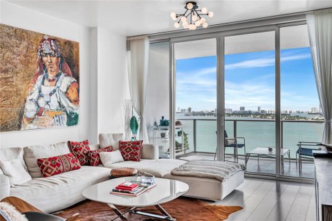 Condo in Miami, Florida, 2 bedrooms № 2082441 - photo 13