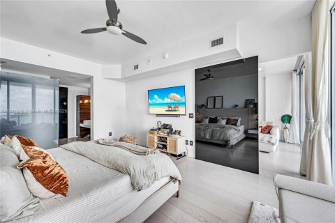 Condo in Miami, Florida, 2 bedrooms № 2082441 - photo 16
