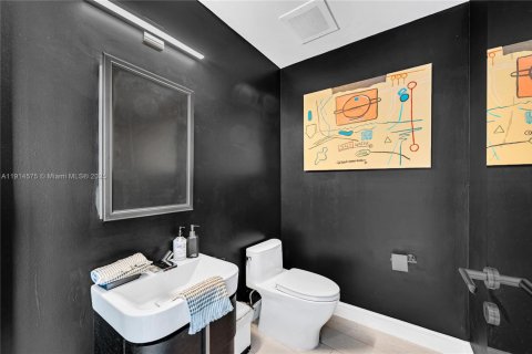 Condo in Miami, Florida, 2 bedrooms № 2082441 - photo 10
