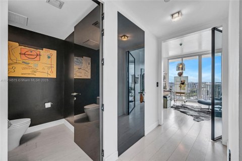 Condo in Miami, Florida, 2 bedrooms № 2082441 - photo 9
