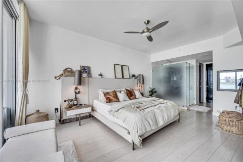 Condo in Miami, Florida, 2 bedrooms № 2082441 - photo 4