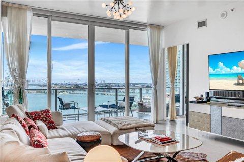 Condo in Miami, Florida, 2 bedrooms № 2082441 - photo 11