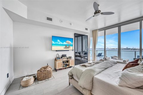 Condo in Miami, Florida, 2 bedrooms № 2082441 - photo 15