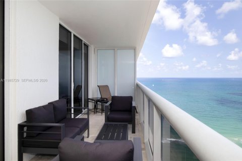 Condo in Hallandale Beach, Florida, 3 bedrooms  № 2053008 - photo 21