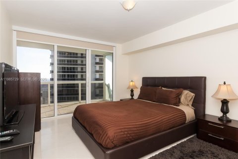 Condo in Hallandale Beach, Florida, 3 bedrooms  № 2053008 - photo 14