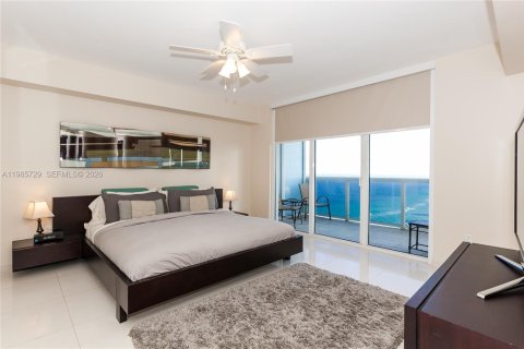 Condo in Hallandale Beach, Florida, 3 bedrooms  № 2053008 - photo 10
