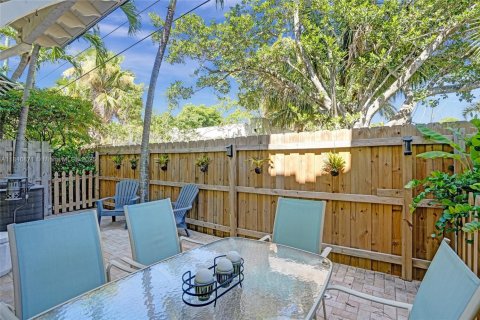 Townhouse in Lake Worth, Florida 3 bedrooms, 155.89 sq.m. № 1846142 - photo 27