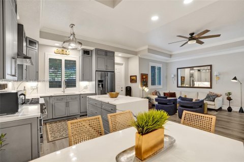 Townhouse in Lake Worth, Florida 3 bedrooms, 155.89 sq.m. № 1846142 - photo 15