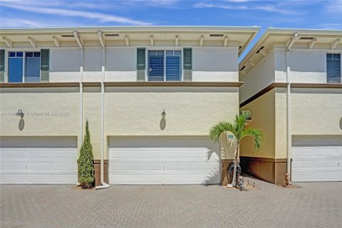 Townhouse in Lake Worth, Florida 3 bedrooms, 155.89 sq.m. № 1846142 - photo 4