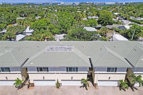 Townhouse in Lake Worth, Florida 3 bedrooms, 155.89 sq.m. № 1846142 - photo 30