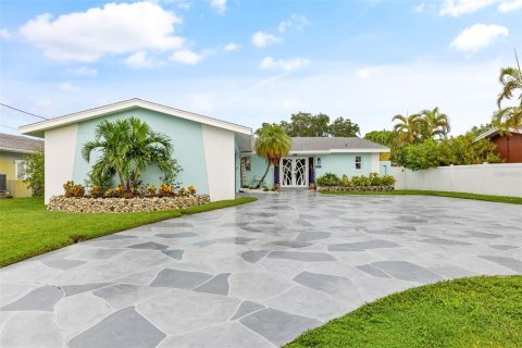 Casa en venta en Seminole, Florida, 3 dormitorios, 156.35 m2 № 1320526 - foto 3