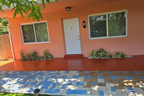 Apartamento en alquiler en Fort Lauderdale, Florida, 1 dormitorio, 74.32 m2 № 2182356 - foto 2