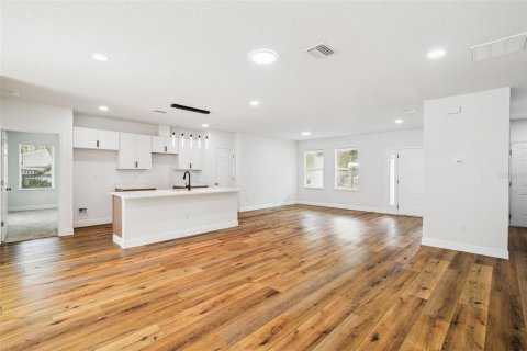 House in Spring Hill, Florida 4 bedrooms, 189.15 sq.m. № 1554843 - photo 14