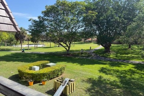 Condominio en alquiler en Miami, Florida, 2 dormitorios, 71.53 m2 № 2074921 - foto 10