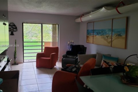 Condominio en alquiler en Miami, Florida, 2 dormitorios, 71.53 m2 № 2074921 - foto 5
