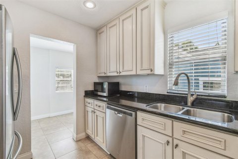 Casa en venta en Tampa, Florida, 3 dormitorios, 133.59 m2 № 1886498 - foto 14