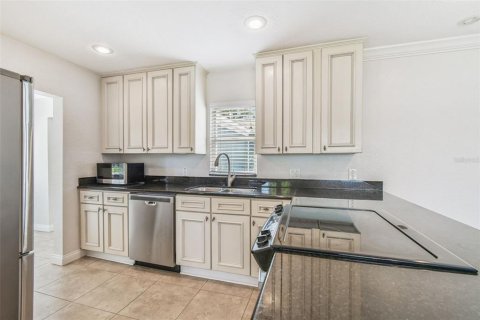 Casa en venta en Tampa, Florida, 3 dormitorios, 133.59 m2 № 1886498 - foto 11