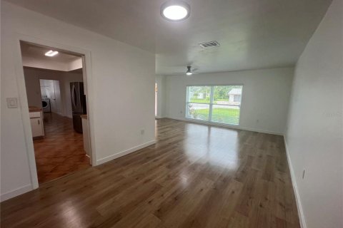 Casa en alquiler en Port Charlotte, Florida, 3 dormitorios, 151.34 m2 № 1899121 - foto 5
