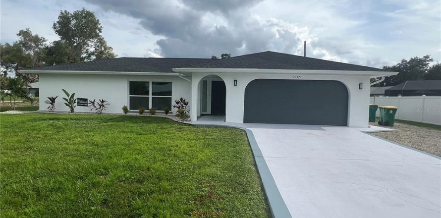 Casa en Port Charlotte, Florida 3 dormitorios, 151.34 m2 № 1899121