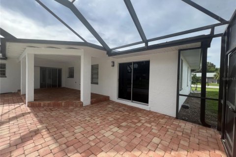 Casa en alquiler en Port Charlotte, Florida, 3 dormitorios, 151.34 m2 № 1899121 - foto 25