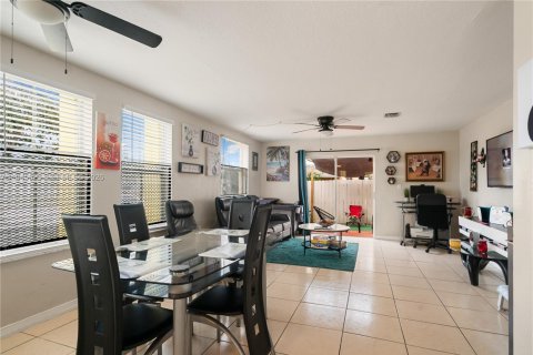 Adosado en venta en Cutler Bay, Florida, 2 dormitorios, 94.76 m2 № 2002025 - foto 7