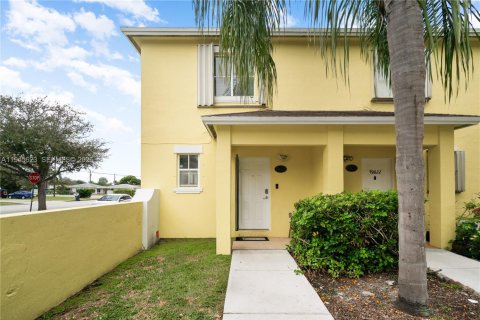 Adosado en venta en Cutler Bay, Florida, 2 dormitorios, 94.76 m2 № 2002025 - foto 3