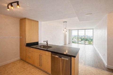Condo in Bal Harbour, Florida, 1 bedroom  № 2068094 - photo 29