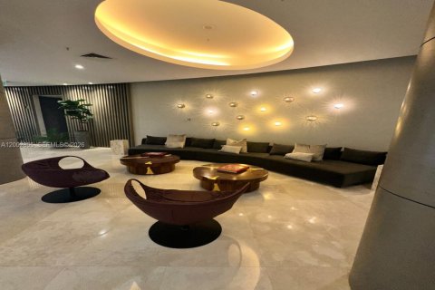 Condo in Bal Harbour, Florida, 1 bedroom  № 2068094 - photo 15