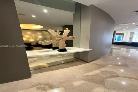 Condo in Bal Harbour, Florida, 1 bedroom  № 2068094 - photo 14