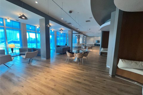 Condo in Bal Harbour, Florida, 1 bedroom  № 2068094 - photo 9