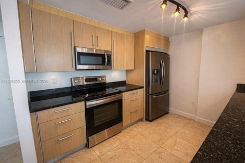 Condo in Bal Harbour, Florida, 1 bedroom  № 2068094 - photo 28