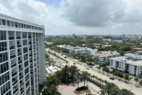 Condo in Bal Harbour, Florida, 1 bedroom  № 2068094 - photo 3