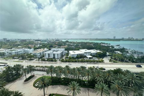 Condo in Bal Harbour, Florida, 1 bedroom  № 2068094 - photo 4